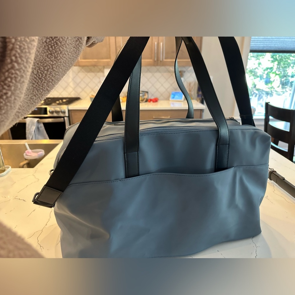 Away Weekender Bag Coastal Blue Excellent Condition